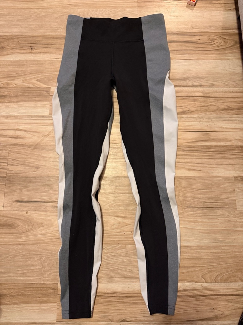 Athleta Black Gray White crest Colorblock tight High-Rise Leggings - Picture 2 of 4